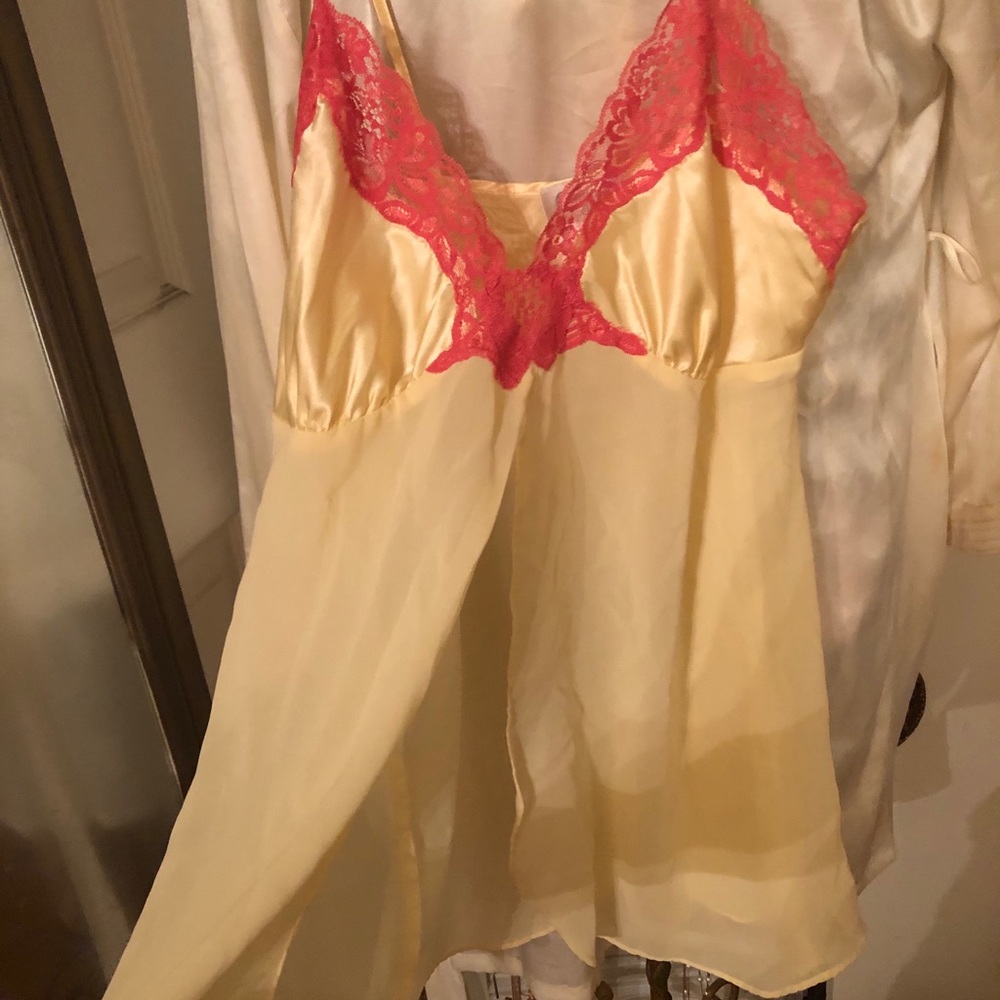 Cinema Etoile Lingerie - Picture 3 of 7